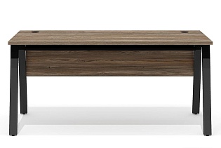 Стол прямой на металлокаркасе